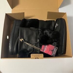 NWT - Manitobah Mukluks - Black winter boots - Waterproof - In box